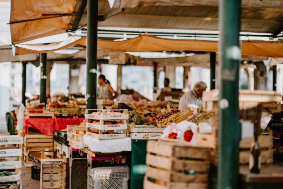 Markt mit regionalen Produkten