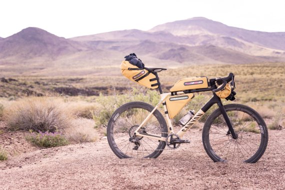 Fahrrad in der Steppe