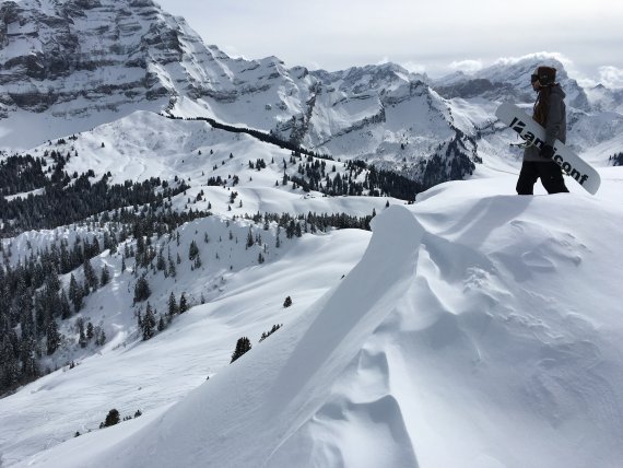 Anticonf produziert Snowboards und denkt dabei stets an die Umwelt und Nachhaltigkeit.