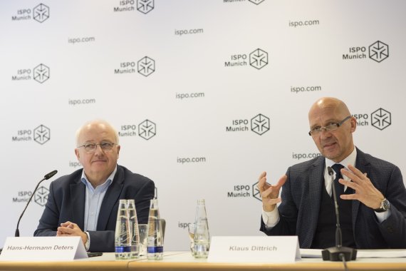 Hans-Hermann Deter, Managing Director of Sport 2000 (left) and Klaus Dittrich, Chairman of the Board of Management of Messe München GmbH