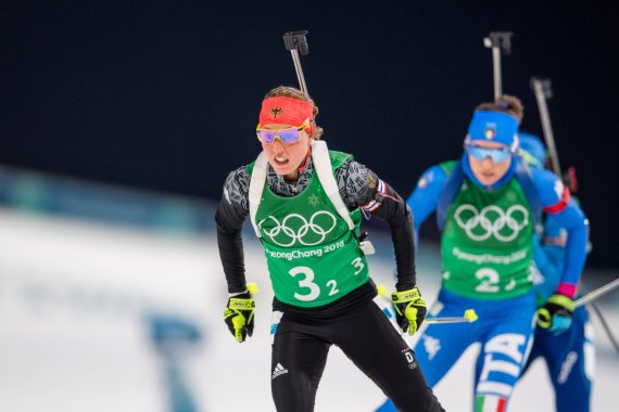 Laura Dahlmeier wird bei Olympia künftig auch vor Allianz-Werbebanden laufen.