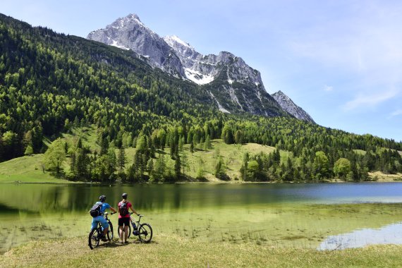 Unter dem Hashtag #itsgreatoutthere will die Branche mehr Menschen in die Natur locken.