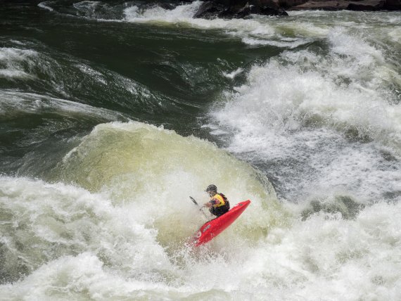 Peter Csonka kayaking freestyle on the Zambezi