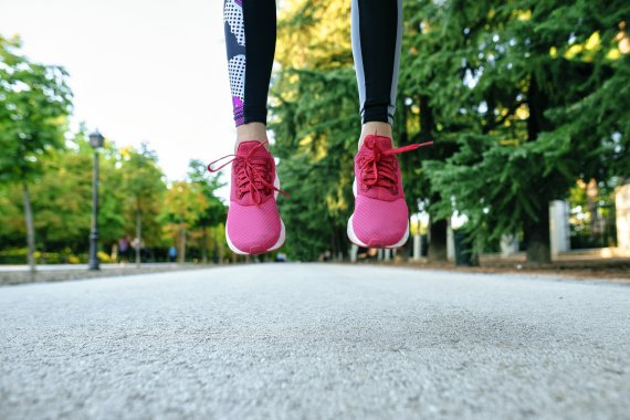 Nachhaltige Laufschuhe sind im Trend - doch ganz ohne Plastik geht es (noch) nicht.