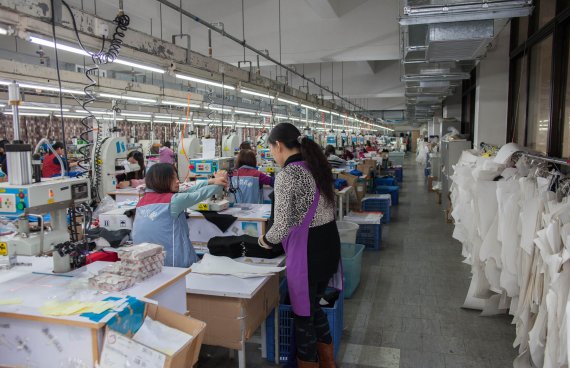 The working conditions and wages in the global clothing industry are attracting more and more of the public’s attention.