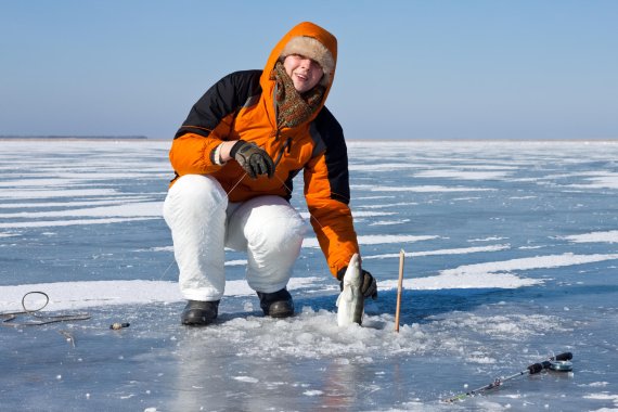 Glücksmoment beim Eisangeln: Fisch fürs Abendessen