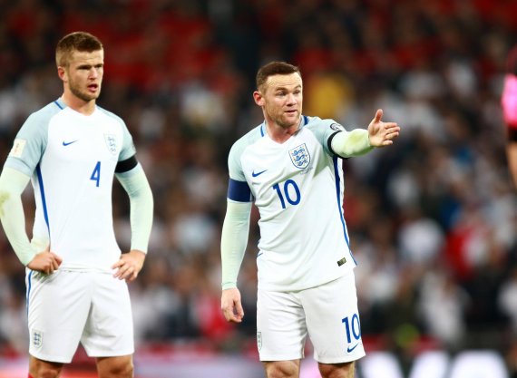 Three lions and one swoosh: Nike remains sponsor of the English national team – and thereby on the chest of Wayne Rooney.