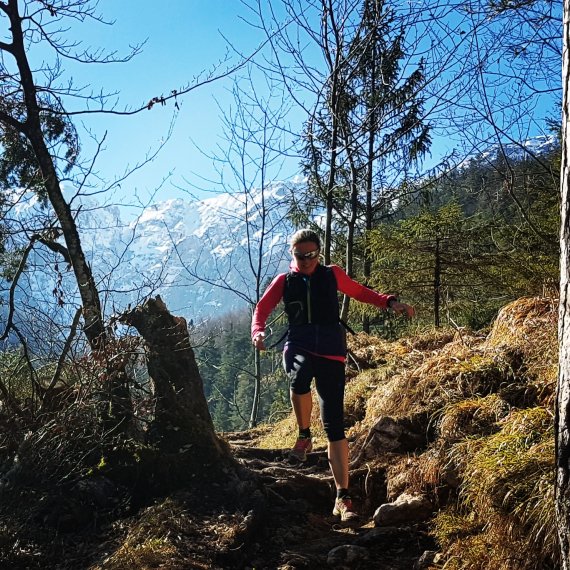 A simple tip from ultra runner Andrea Löw: “Decent shoes on, out, and off you go!”