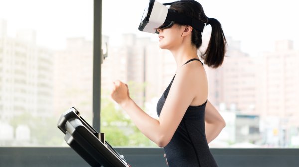 VR auf dem Laufband: Hier verschmelzen Innovation und Sport. Die EPSI möchte Innovationen in allen Bereichen des Sports auf EU-Ebene unterstützen 