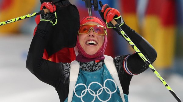 Laura Dahlmeier freut sich über Gold in Pyeongchang